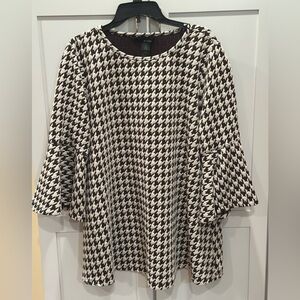 Ali Miles Black and White Houndstooth Blouse
